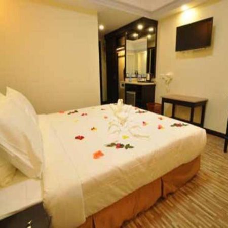 Hotel Heaven Yangon Dış mekan fotoğraf