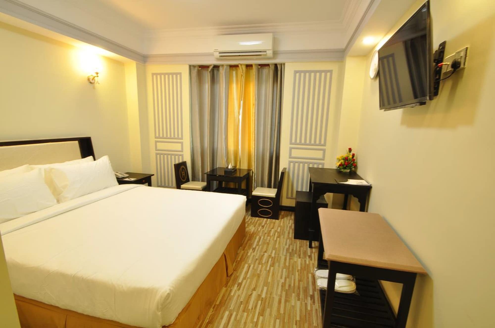 Hotel Heaven Yangon Dış mekan fotoğraf
